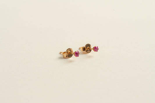 Lampone Ruby Studs