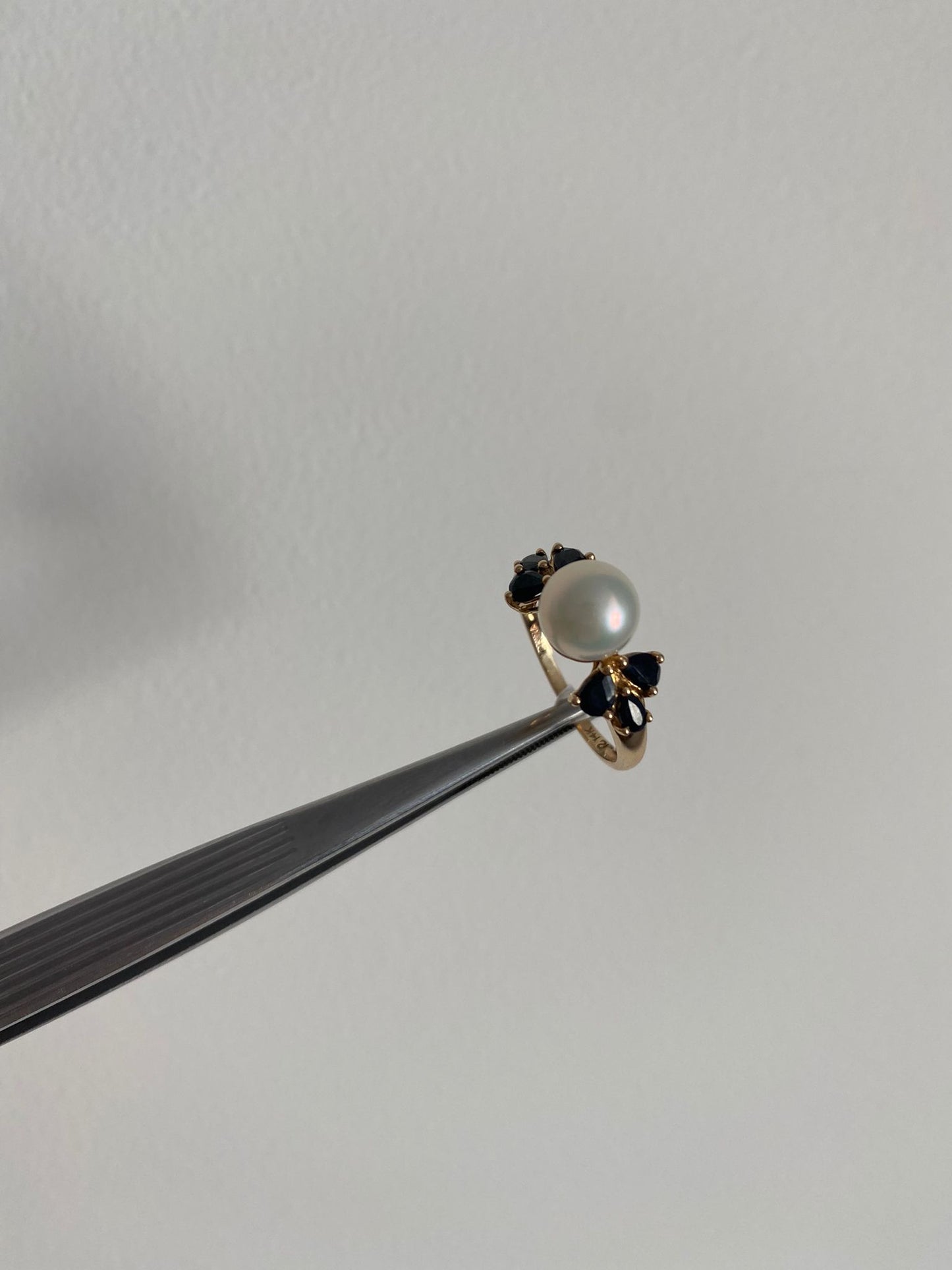 Pearl sapphire